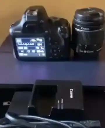 کنون 1400d دست دو