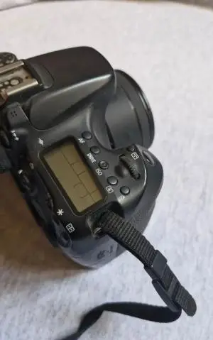 کنون 70D و لنز ۱۸ ۱۳۵ stm دست دوم