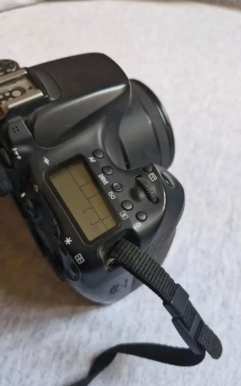 دوربین کانن 70D دست دو