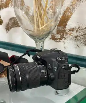 کنون 70D و لنز ۱۸ ۱۳۵ stm دست دوم