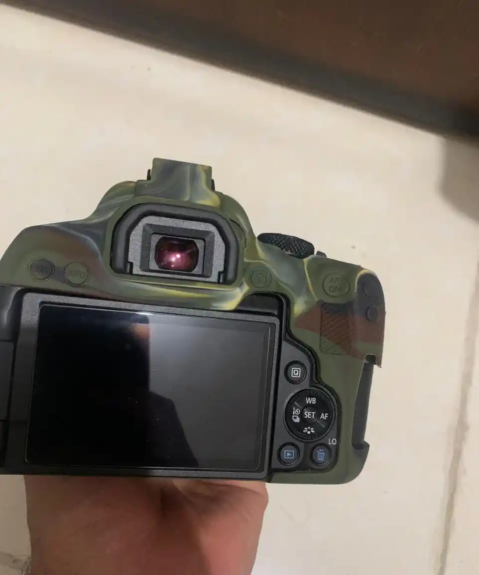 دوربین عکاسی و فیلم برداری کانن 850d دست دو