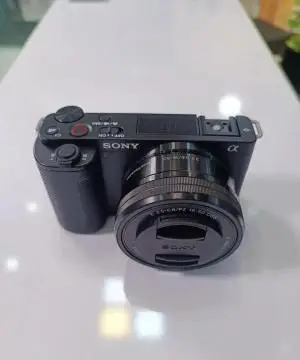 دوربین zve۱۰،لنز۳۰ سیگما،گیمبال ژیونm۳ پک کمبو دست دوم