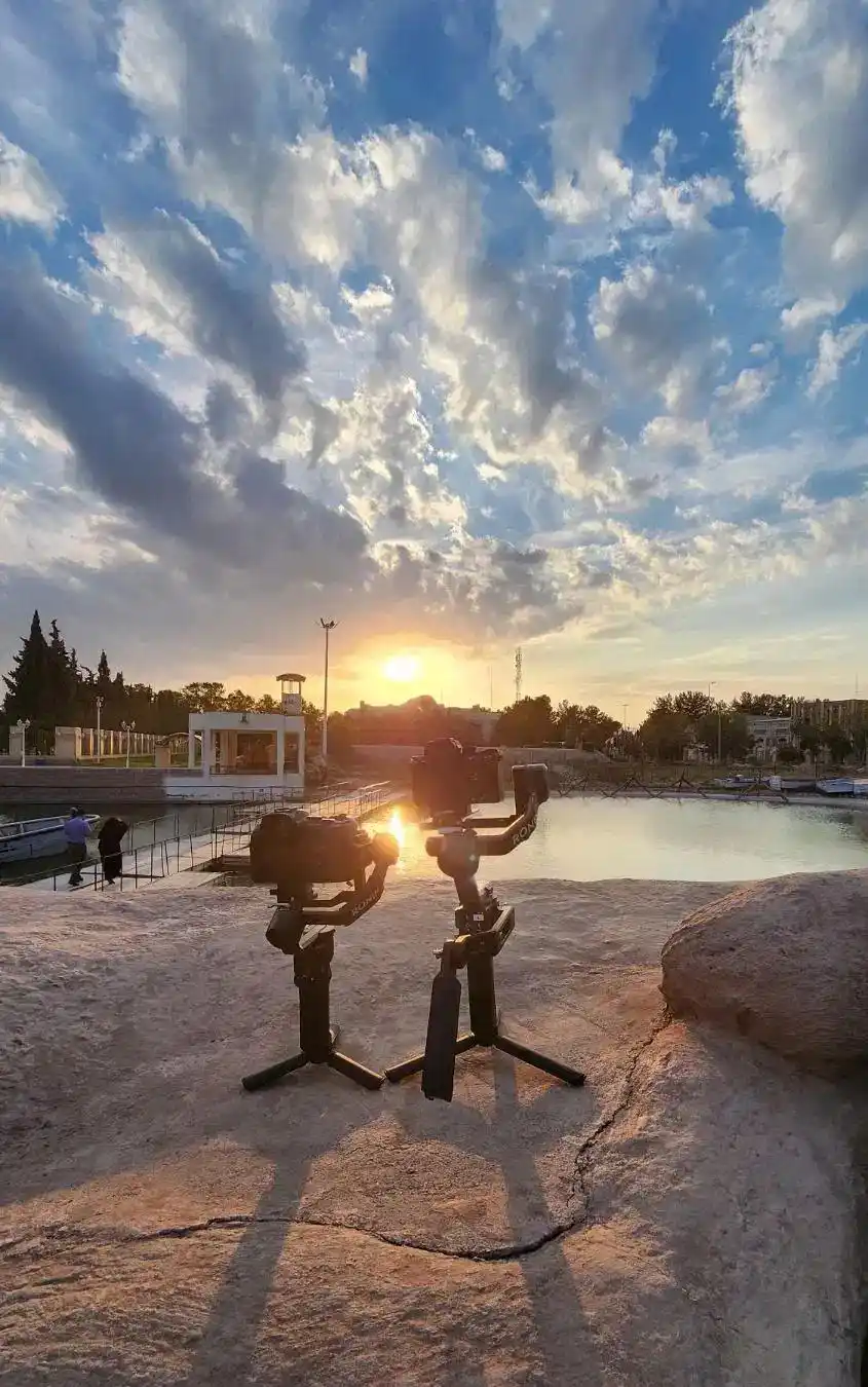 گیمبال RS3 min دست دو