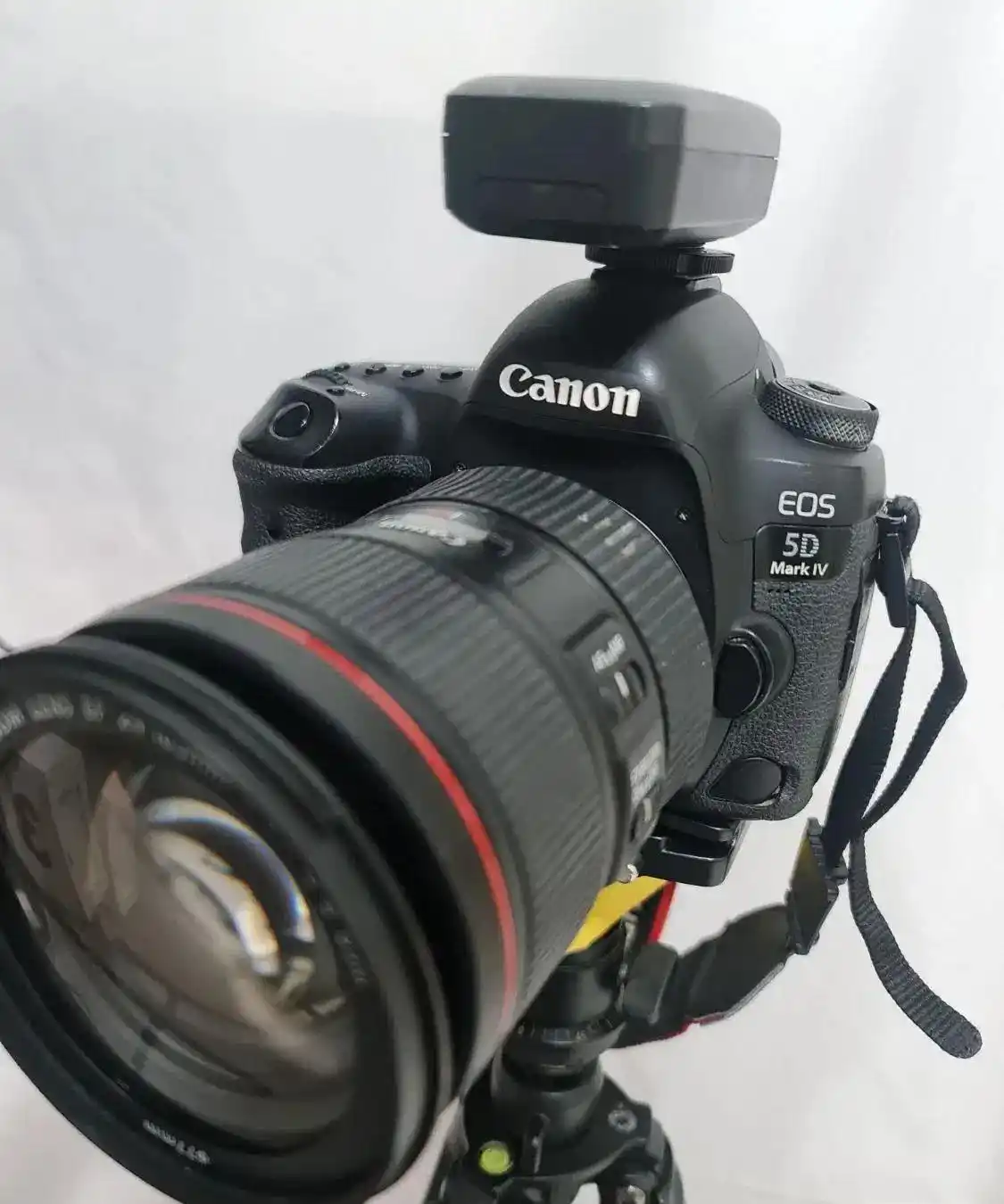 دوربین حرفه ای canon 5d mark Iv همراه لنز 105-24 دست دو