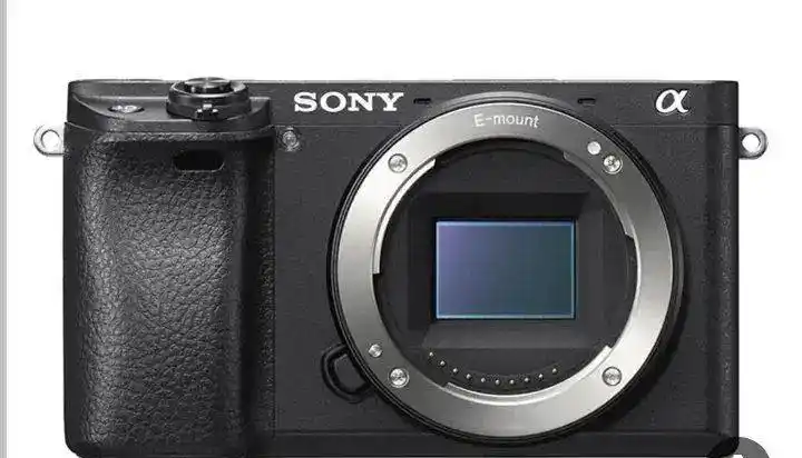 دوربین سونی a6300 دست دو