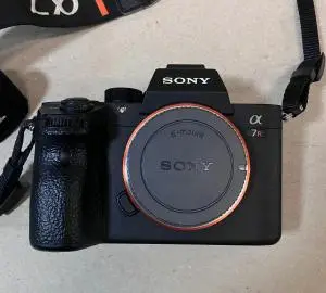 Sony a7 RiiiA  دوربین سونی دست دوم