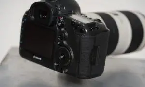 دوربین فول فریم کنون canon 5D mark III+لنز فیکس ۵۰ دست دوم