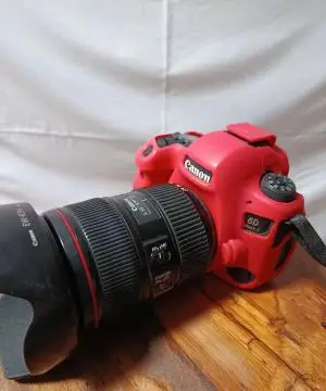 دوربین 6dii به همراه لنز 200-70 دست دوم