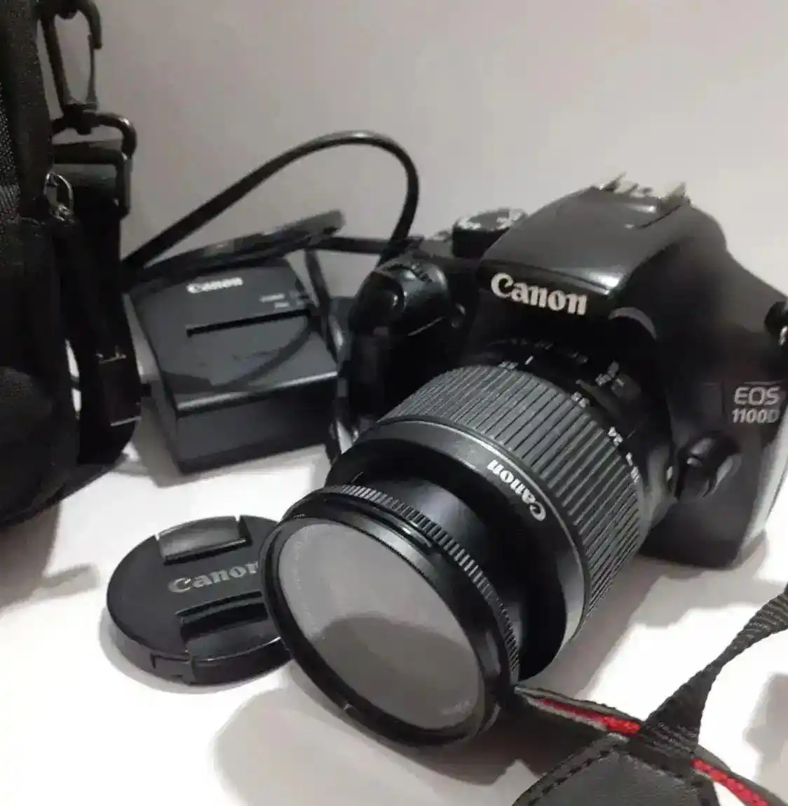 دوربین کنون دست دو