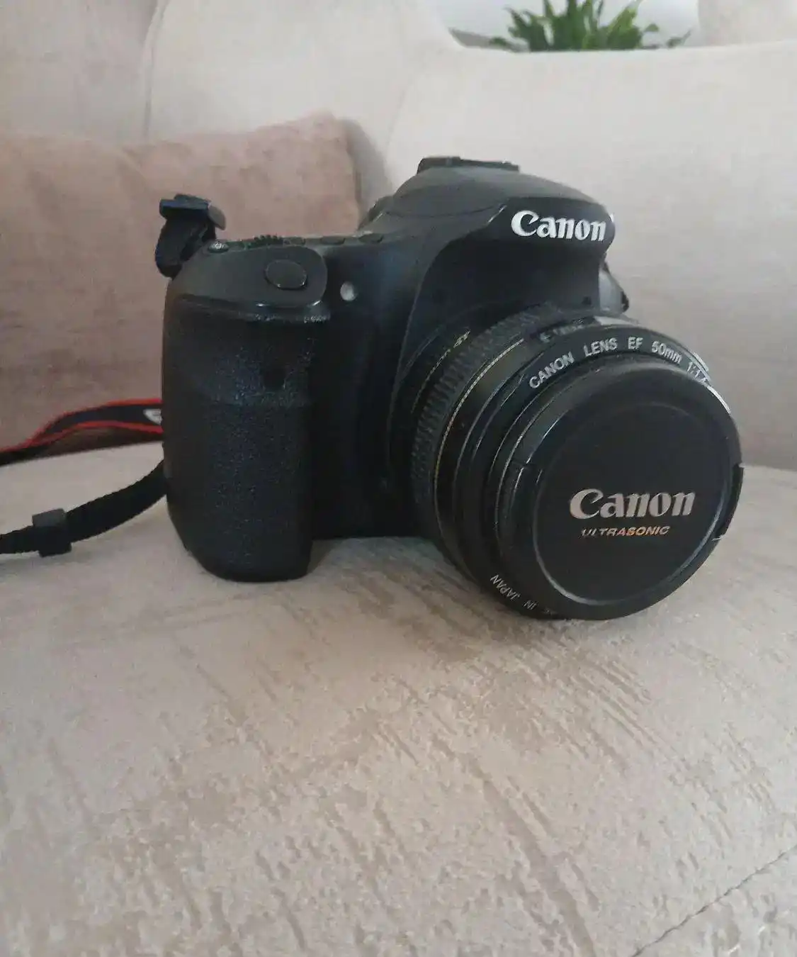 دوربین DSLR کانن 60D دست دو