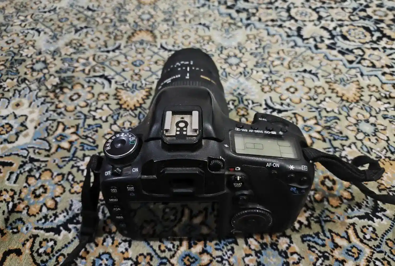 دوربین کنون 7دی. cannon 7D دست دو