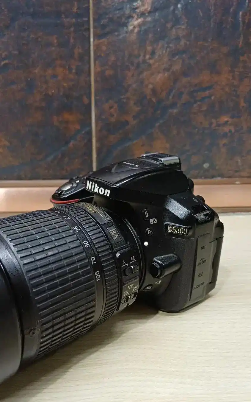 دوربین نیکون d5300 دست دو