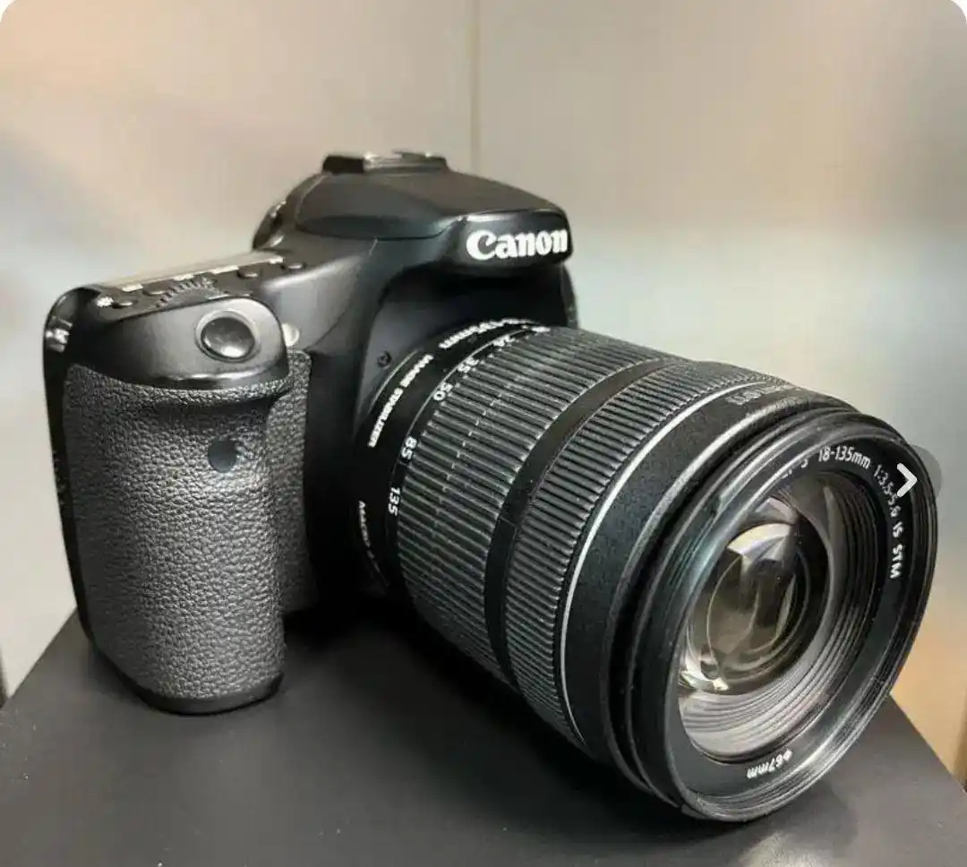 دوربین canon70d آک دست دو