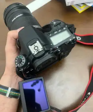 کنون ۷۰dبا لنز ۱۸-۱۳۵ دست دوم