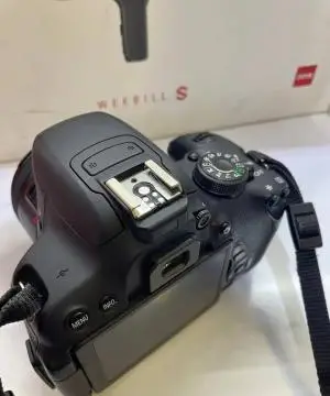 مل درباره دوربین Canon EOS 700D دست دوم