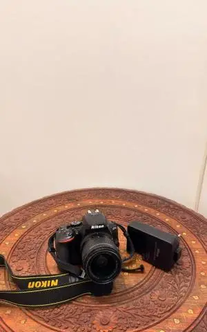 فروش دوربین nikon D5600 همراه با لنز ۷۰-۲۰۰ دست دوم