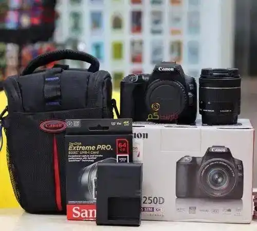 دوربین عکاسی canon250D دست دو