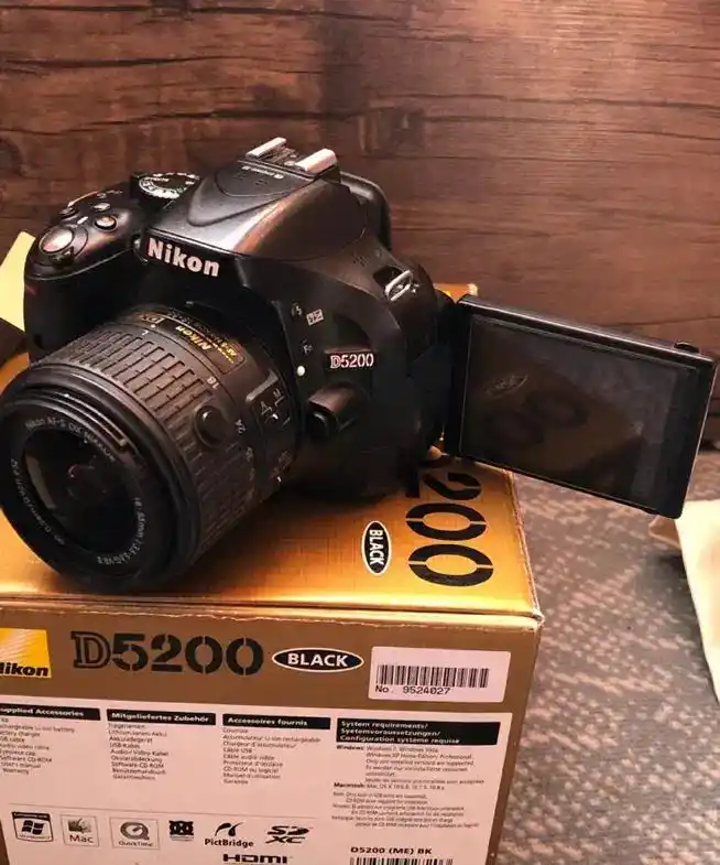 دوربین نیکون d5200 دست دو