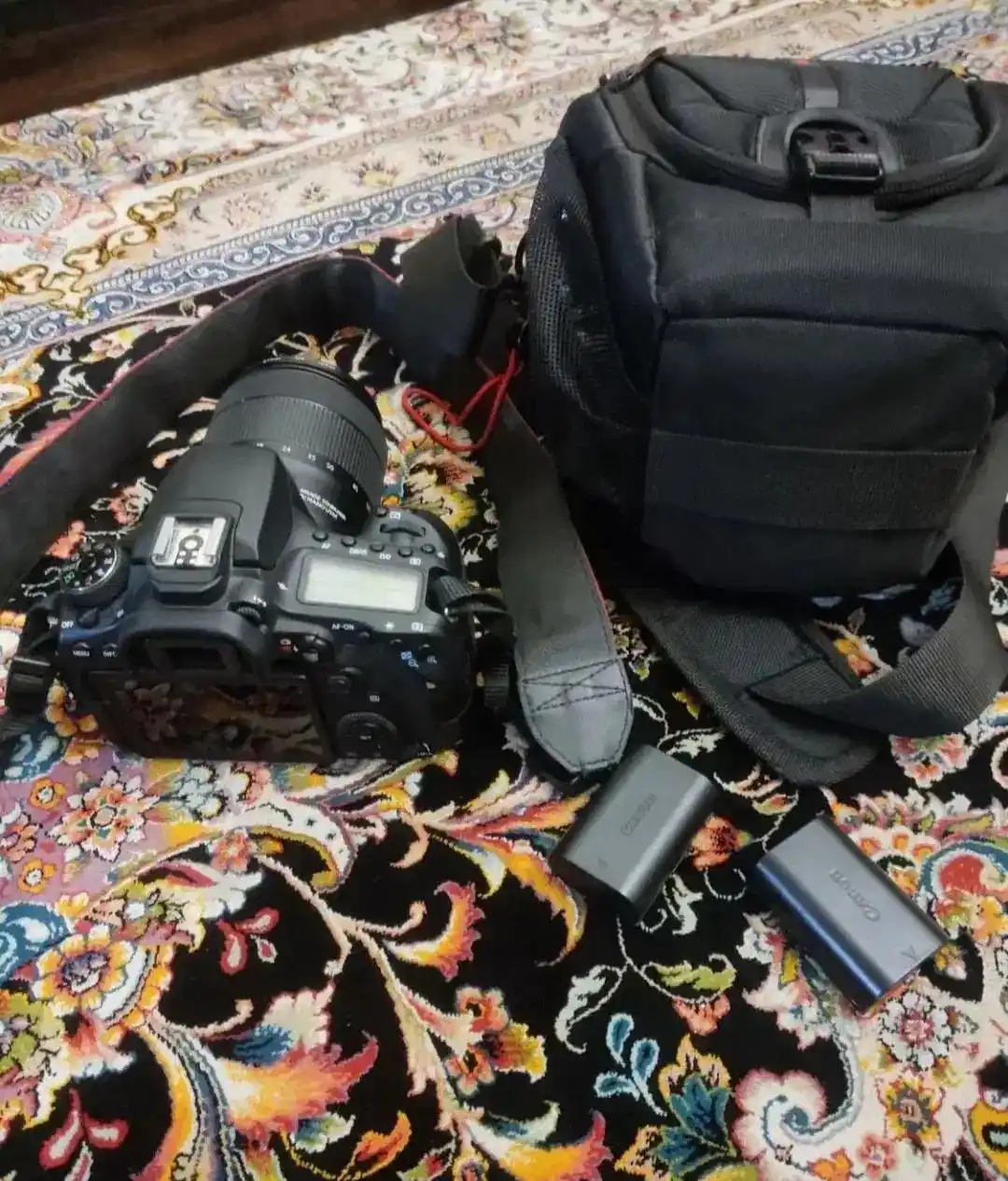 دوربین canon 90d دست دو