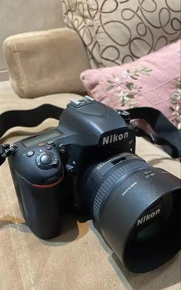 دوربین نیکون دست دو