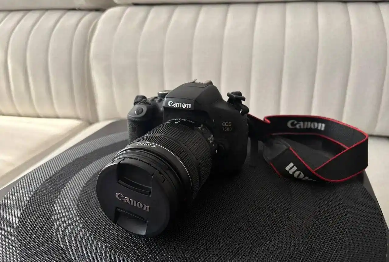canon 750D دوربین دست دو