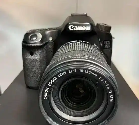 دوربین 70d کنون دست دو