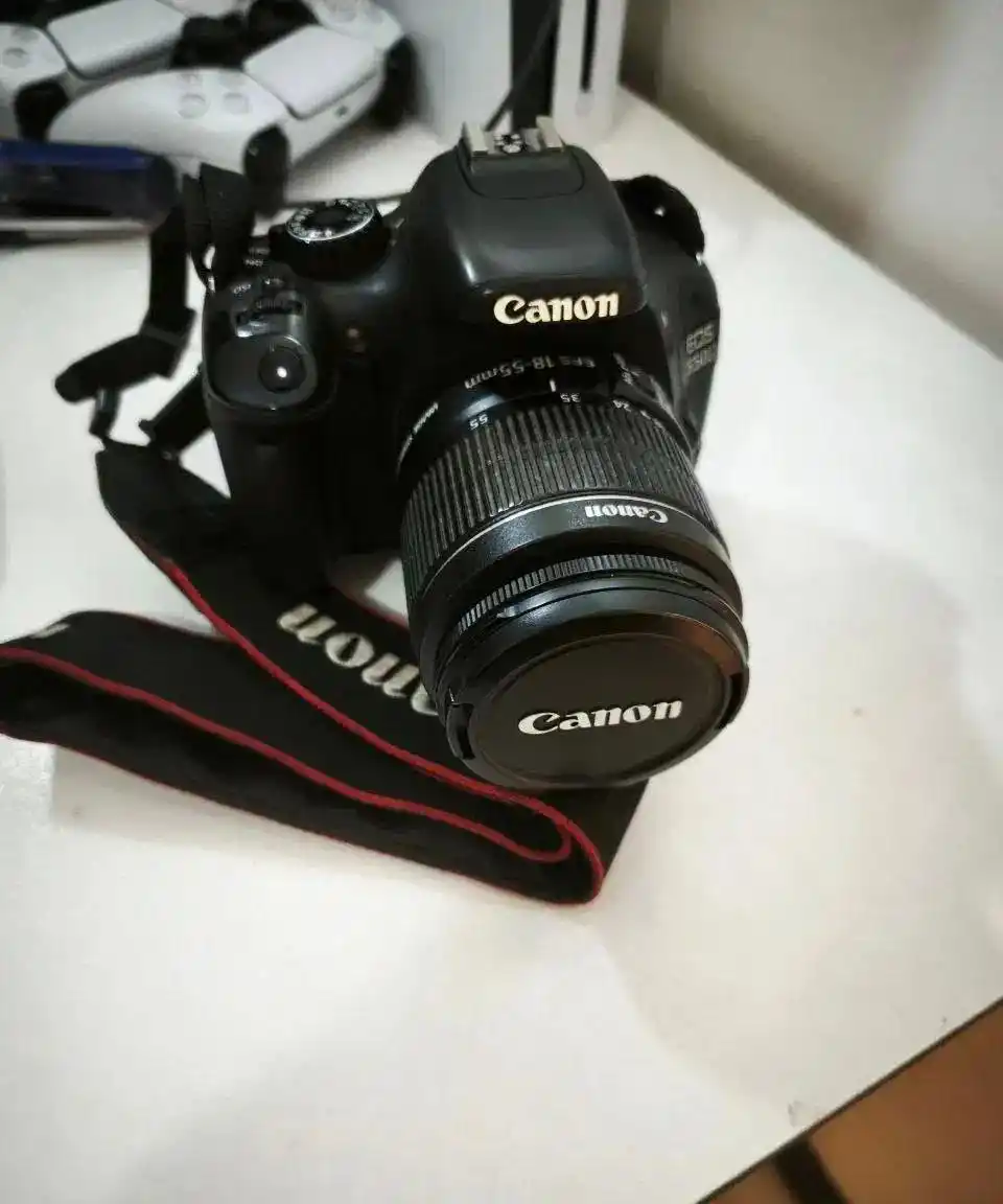 دوربین عکاسی حرفه ای 550D دست دو