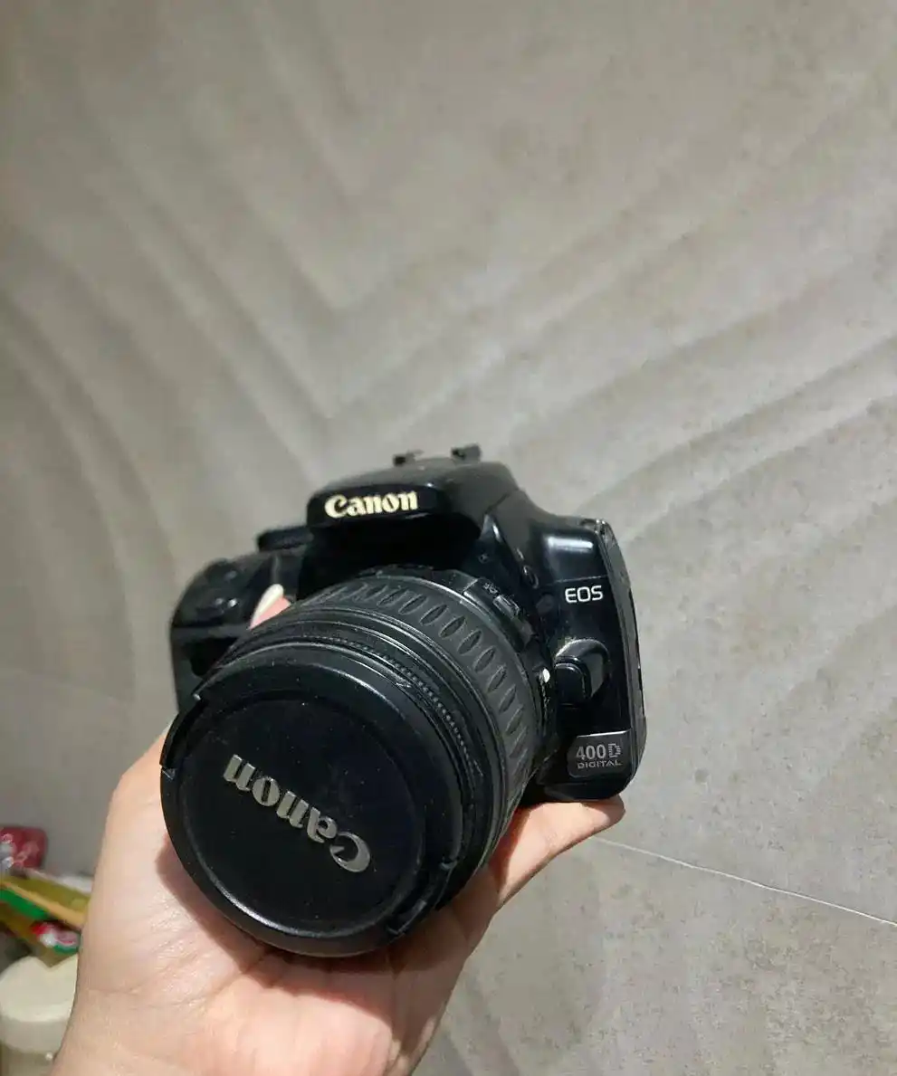 دوربین ۴۰۰d دست دو