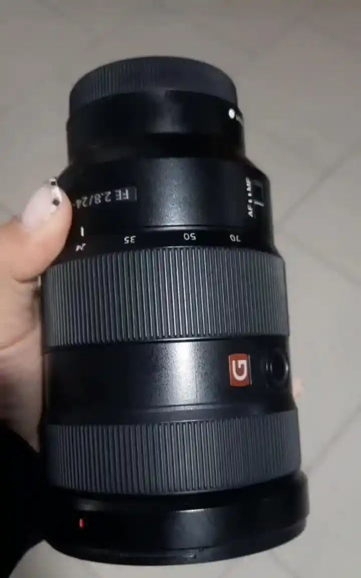 لنز 24 70 gm دست دو