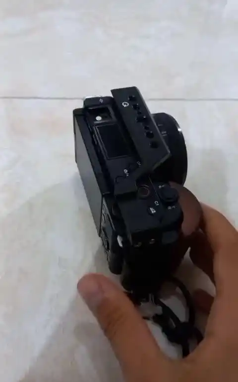 دوربین عکاسی zve10 سونی دست دو