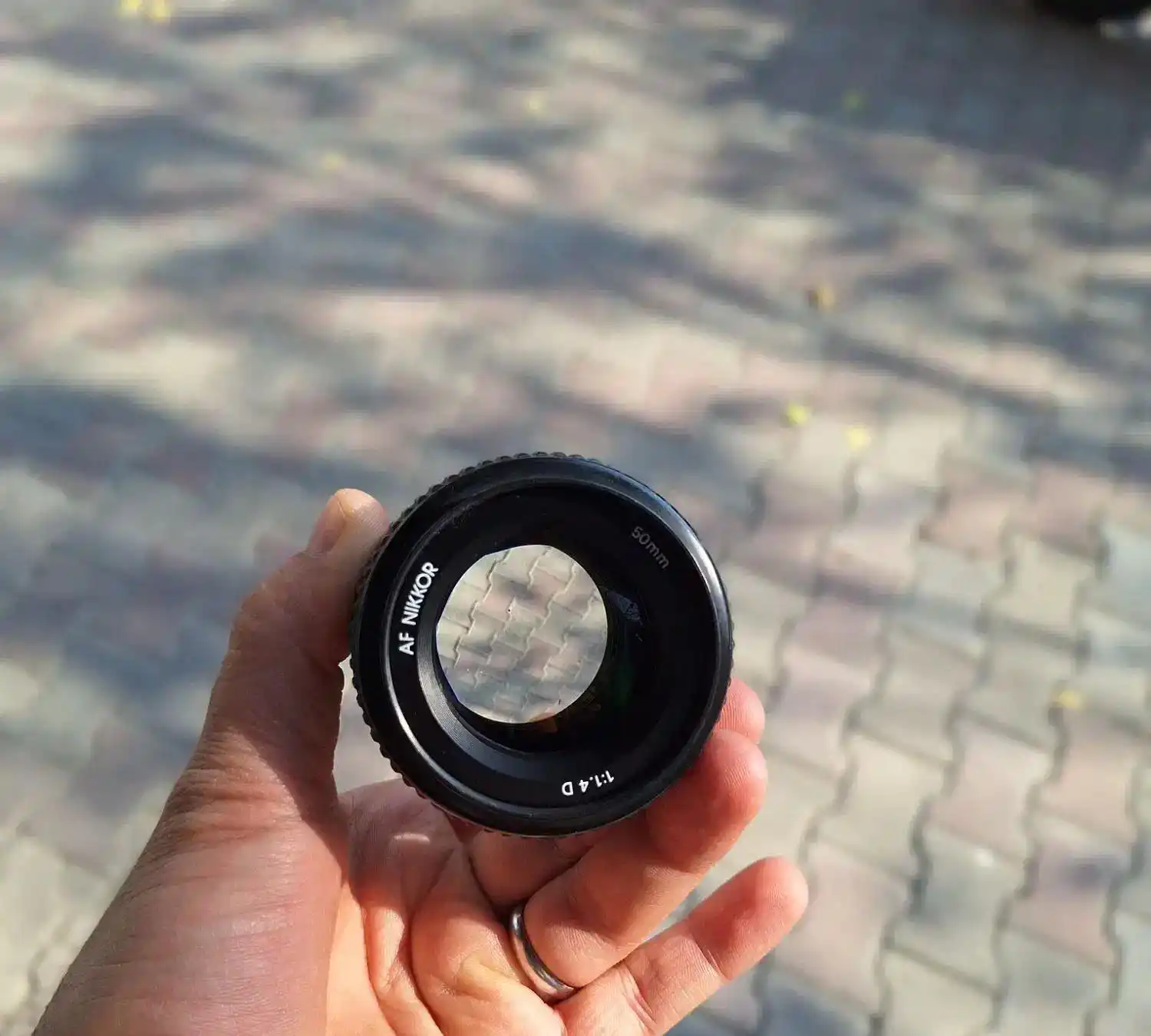 لنز نیکون 50mm f1.4 D ۵۰ میلیمتر f1.8 g دست دو