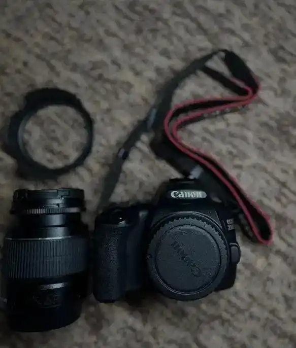 دوربین عکاسی کنون ۲۵۰d دست دو