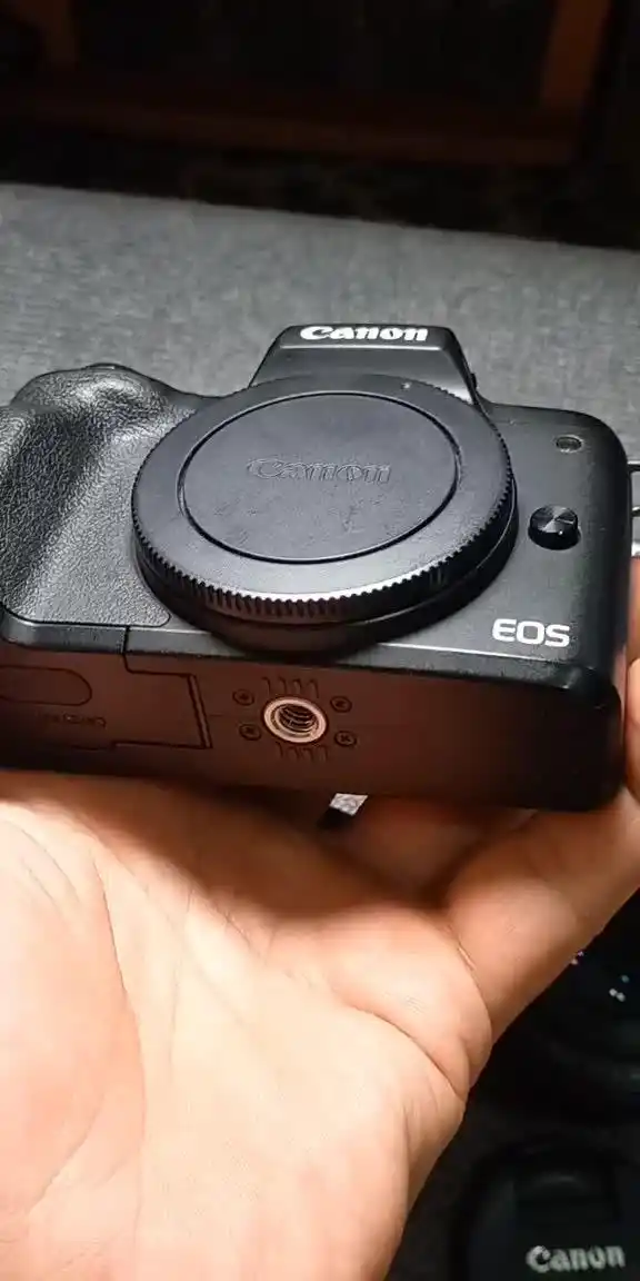 دوربین کنون m50 مارک II دست دو