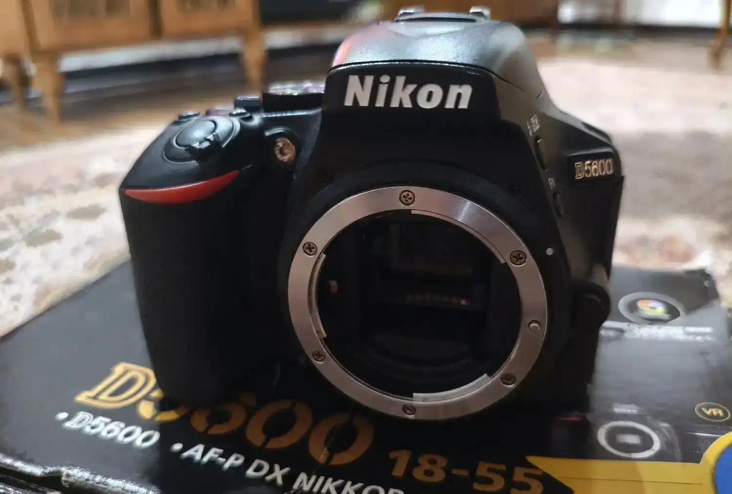 دوربین عکاسی نیکون d5600 دست دو