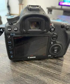 Canon 5d دست دوم