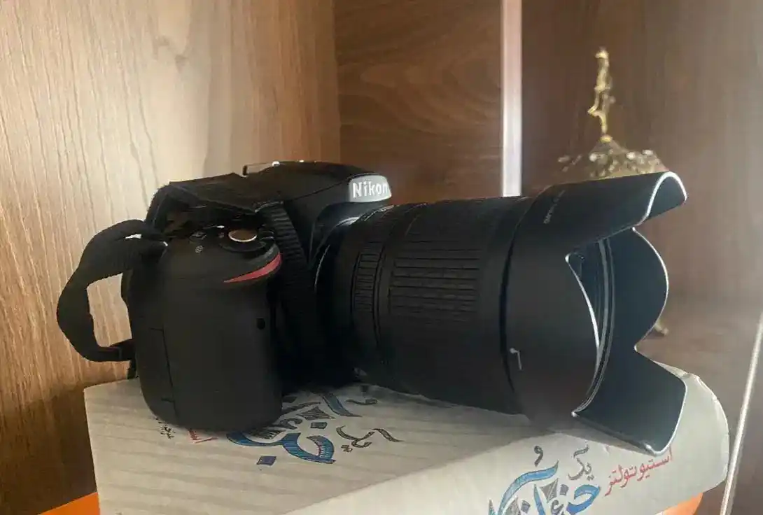 دوربین عکاسی حرفه ای نیکون3200d دست دو