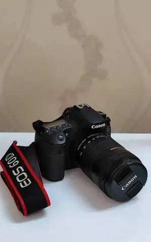 دوربین کانن 60D با لنز 18-55 با شات زیر 1500 دست دوم