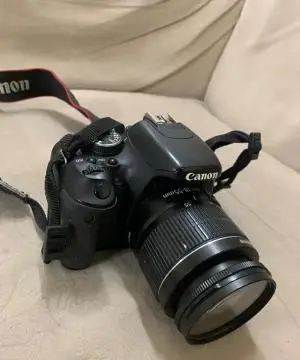 دوربین کانن ۶۰۰d لنز ۱۸/۵۵ دست دوم