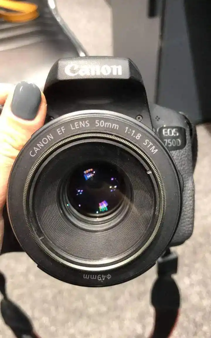 دوربین کنون 750D با لنز 18-55 و 50 فیکس با کیف دست دو