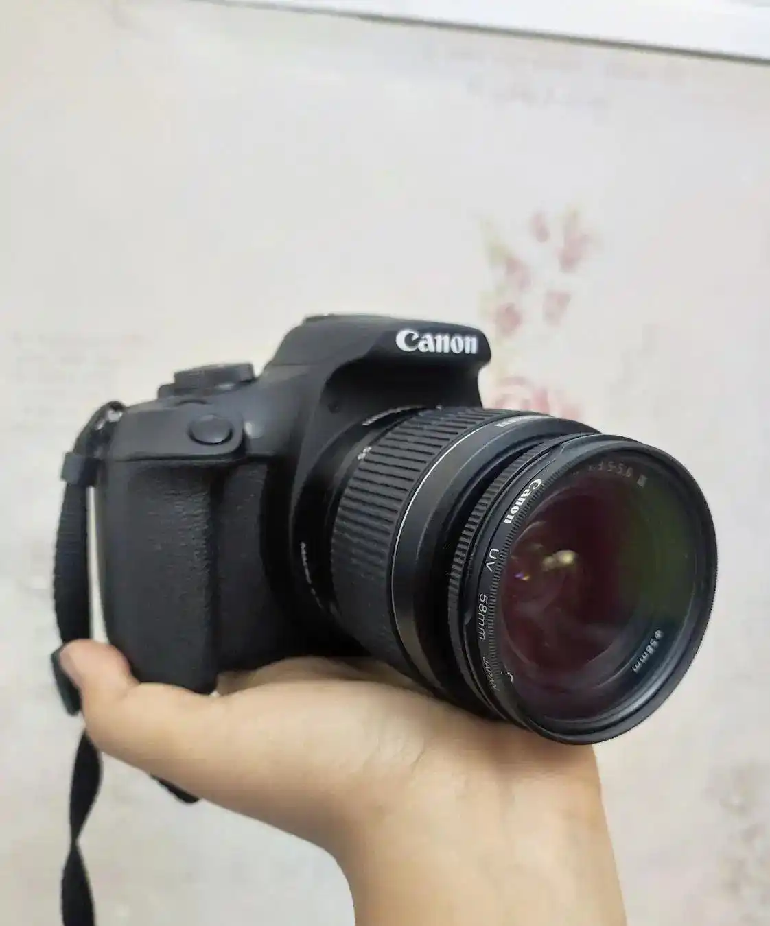 دوربین در حد نو 2000 d کنون canon دست دو