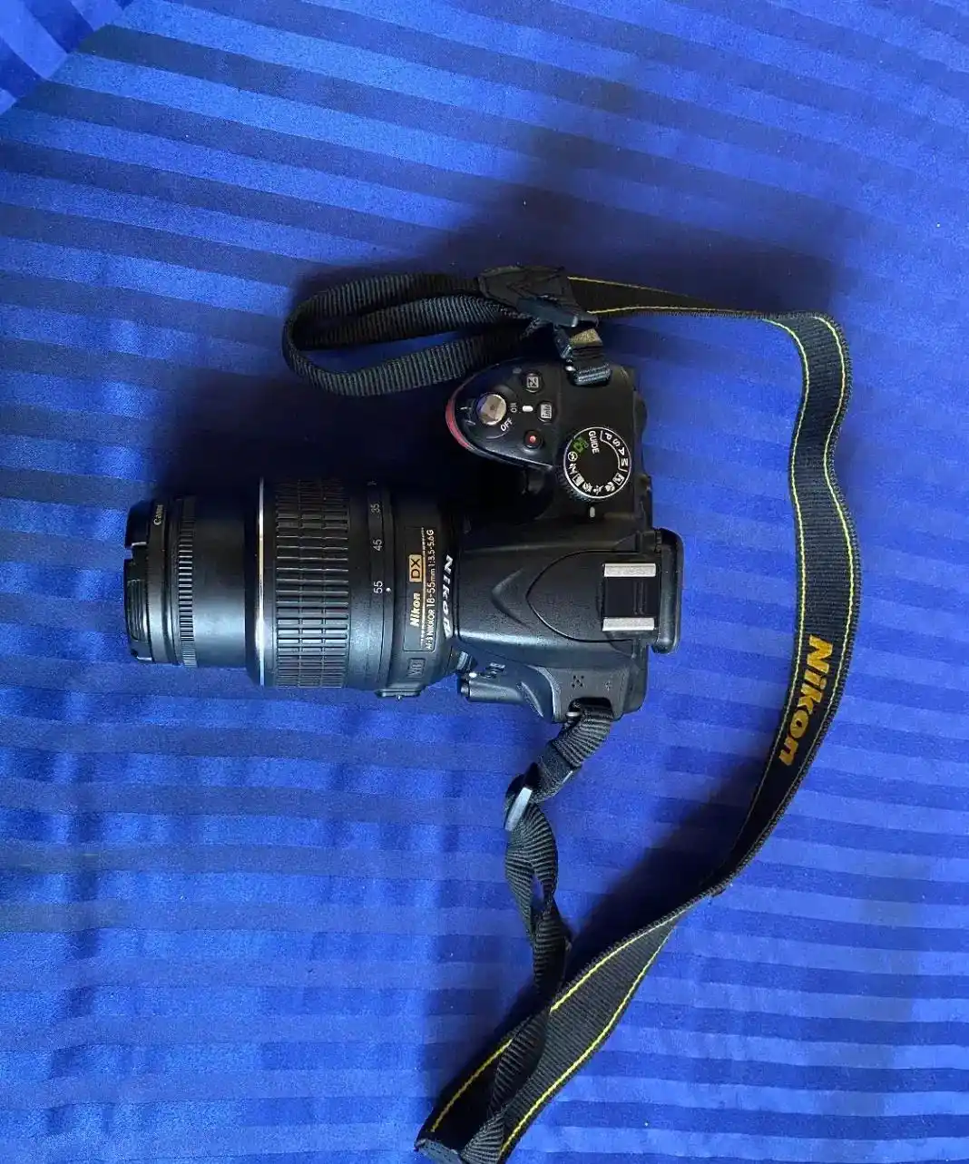 دوربین نیکون 3200D دست دو