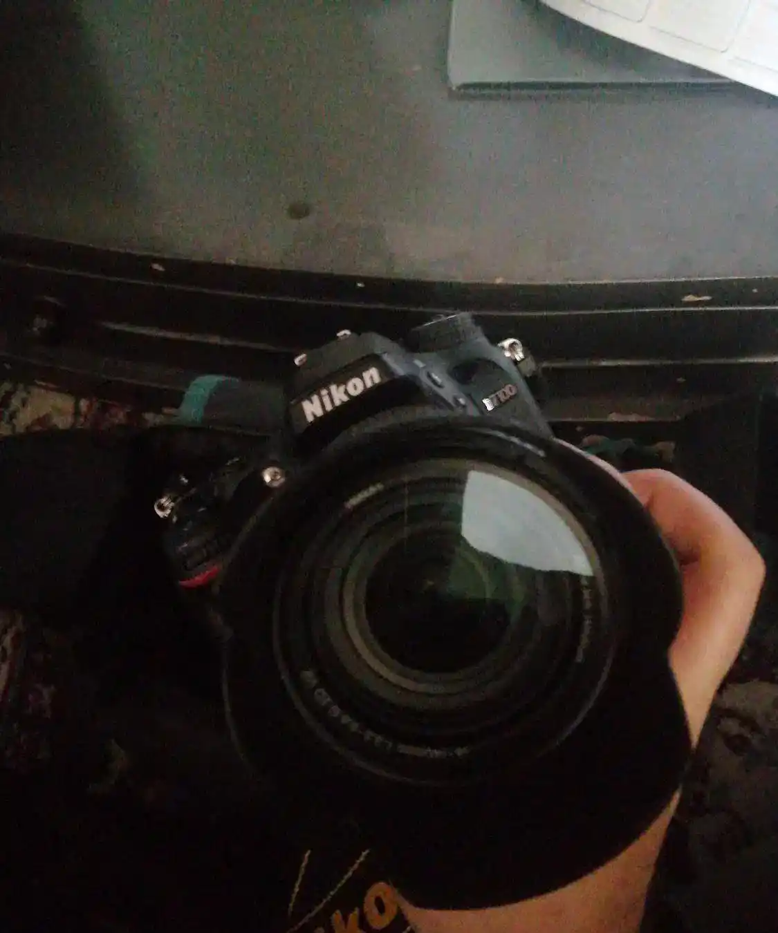 نیکون d7100 دست دو