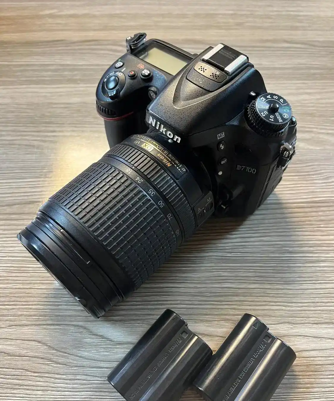 دوربین عکاسی و فیلم برداری دست دو