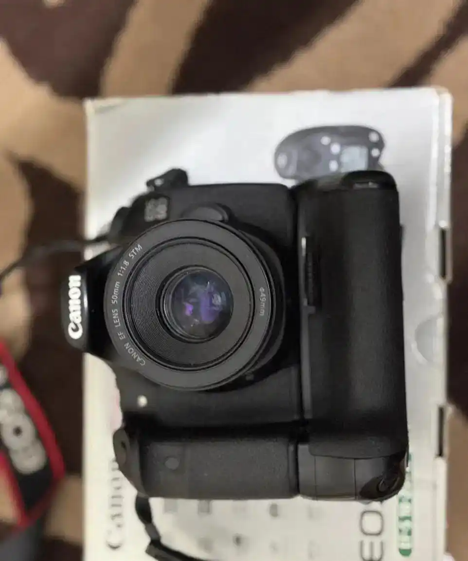 Canon 60D دست دو