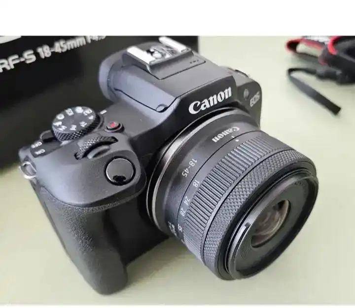 دوربینr100 اکبند دست دو