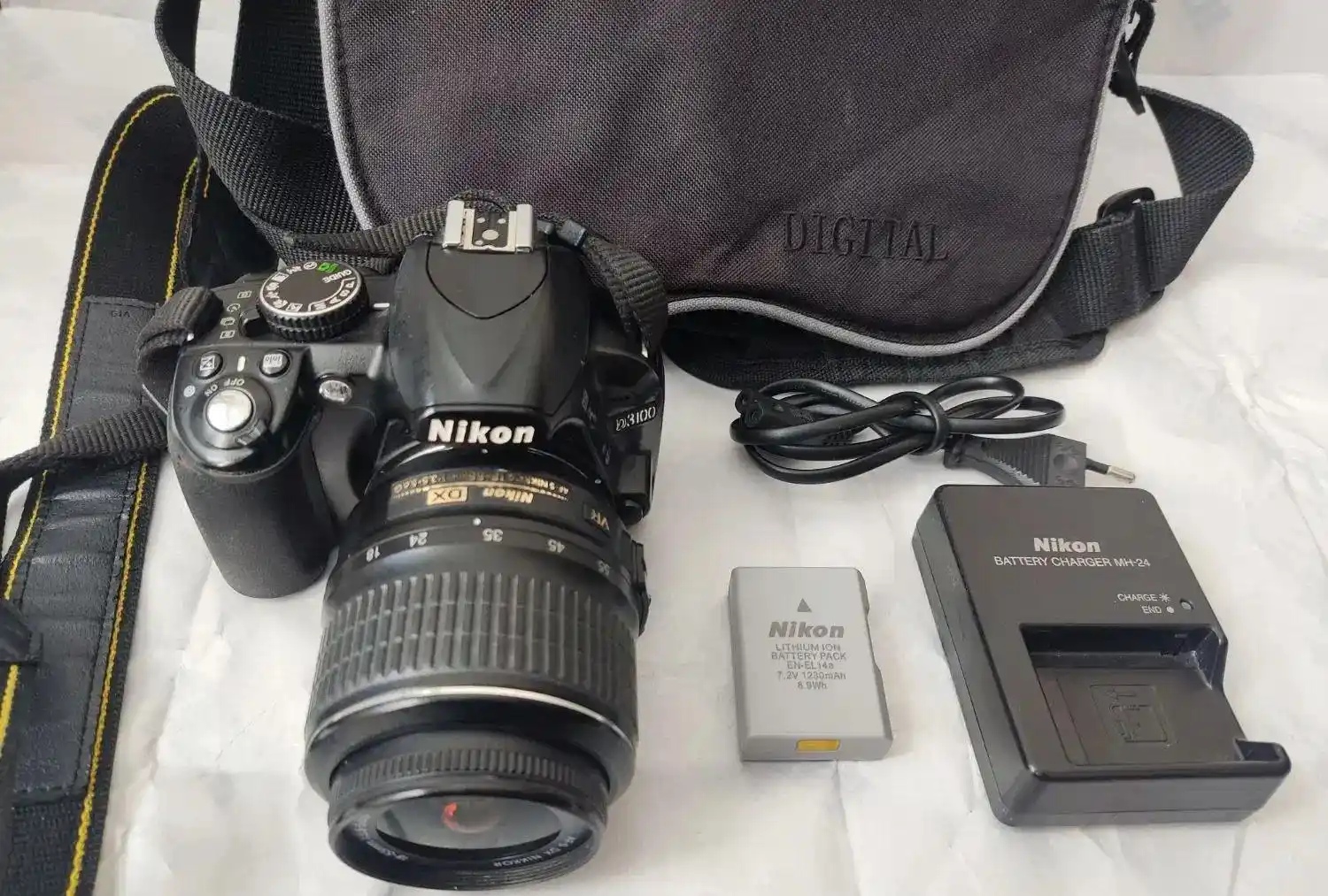 دوربین عکاسی نیکون کنون حرفه ای دست دو