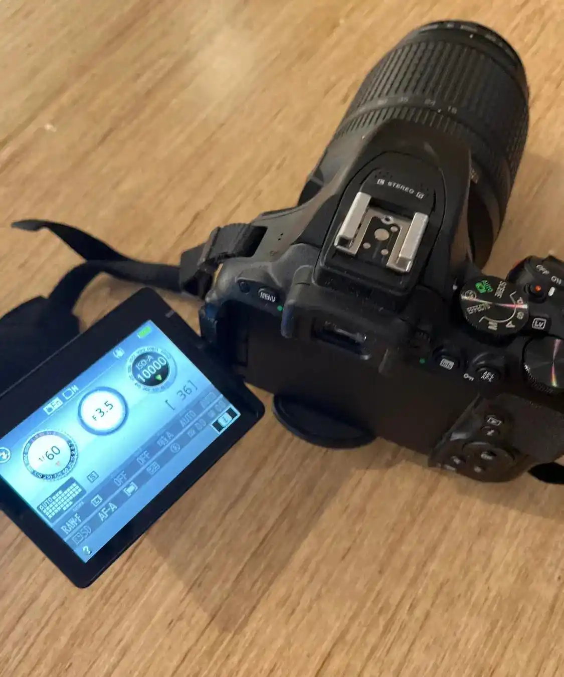 دوربین نیکون دست دو