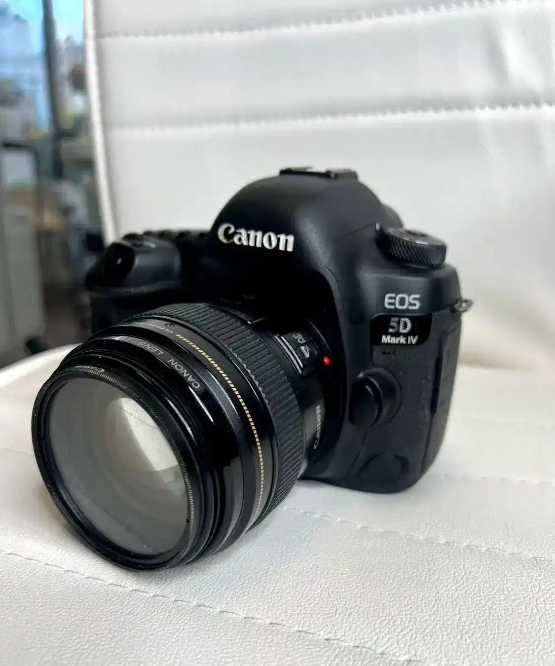 canon 5d mark iv + 85mm f1.8 دست دو