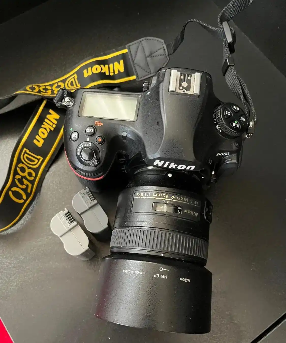 نیکون D850 دست دو