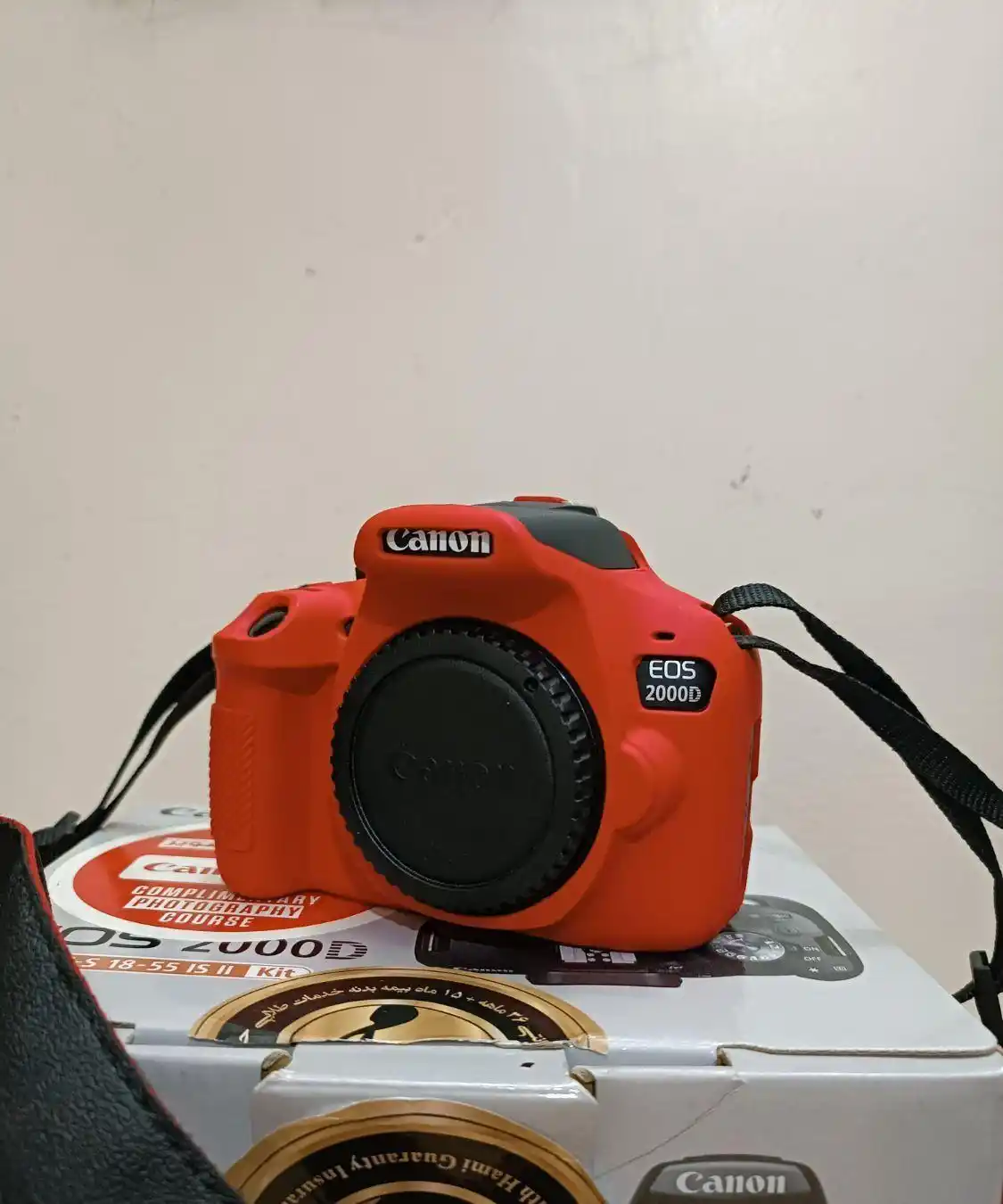 دوربین عکاسی و فیلم canon 2000d با تجهیزات فوری دست دو